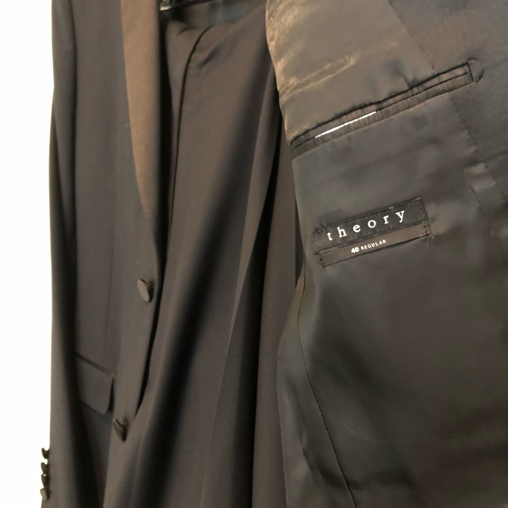 Theory Tuxedo - Picture 3 of 6